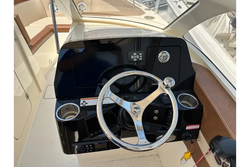Slide: The Image of Scout 235 DORADO 2021 - 22