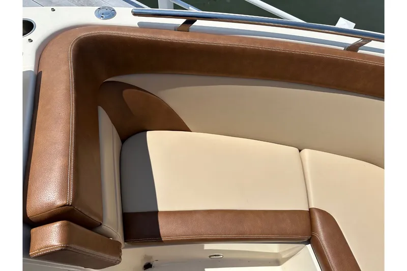 Slide: The Image of Scout 235 DORADO 2021 - 27