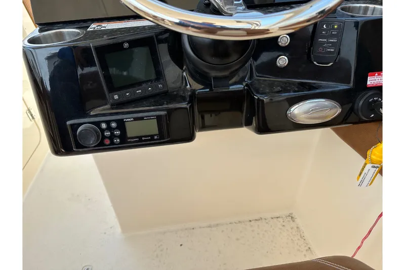 Slide: The Image of Scout 235 DORADO 2021 - 23