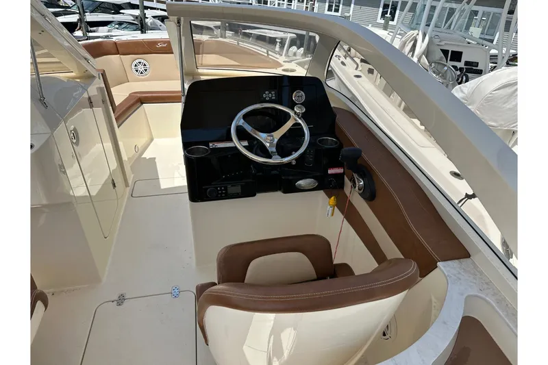 Slide: The Image of Scout 235 DORADO 2021 - 19