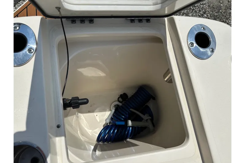 Slide: The Image of Scout 235 DORADO 2021 - 7