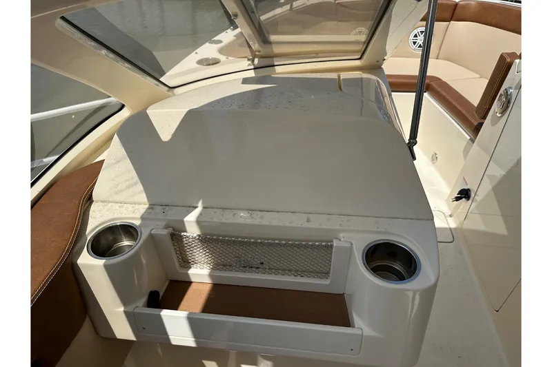 Slide: The Image of Scout 235 DORADO 2021 - 21