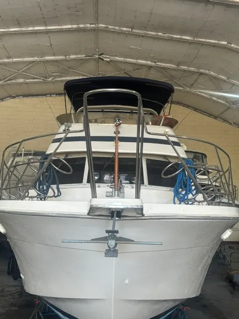 Slide: The Image of Chris-Craft 426 CATALINA 1985 - 8