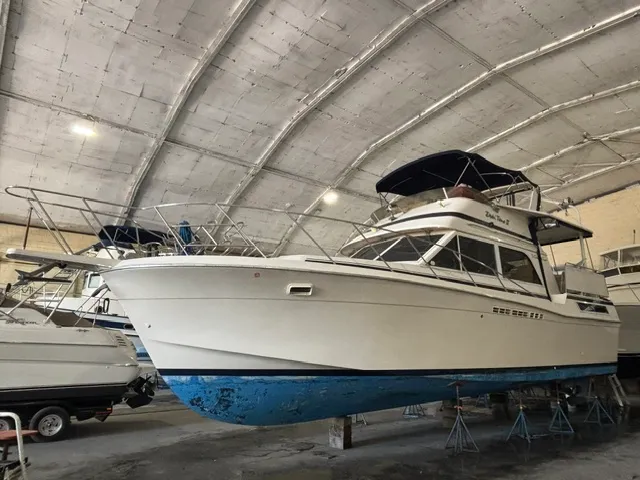 Slide: The Image of Chris-Craft 426 CATALINA 1985 - 6