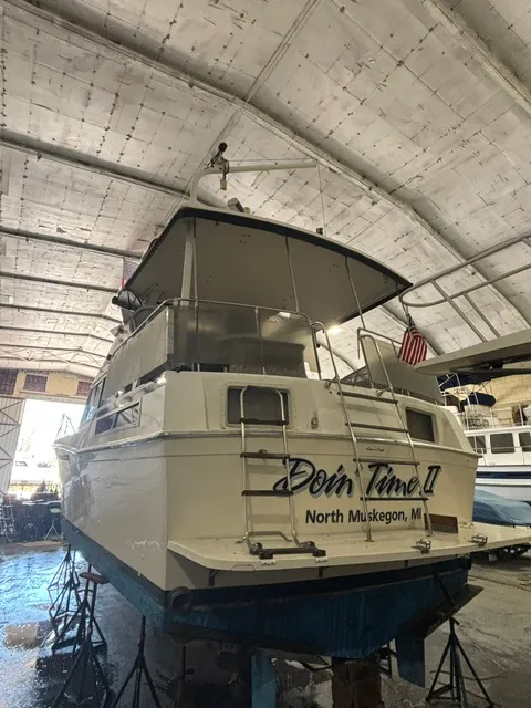 Slide: The Image of Chris-Craft 426 CATALINA 1985 - 3