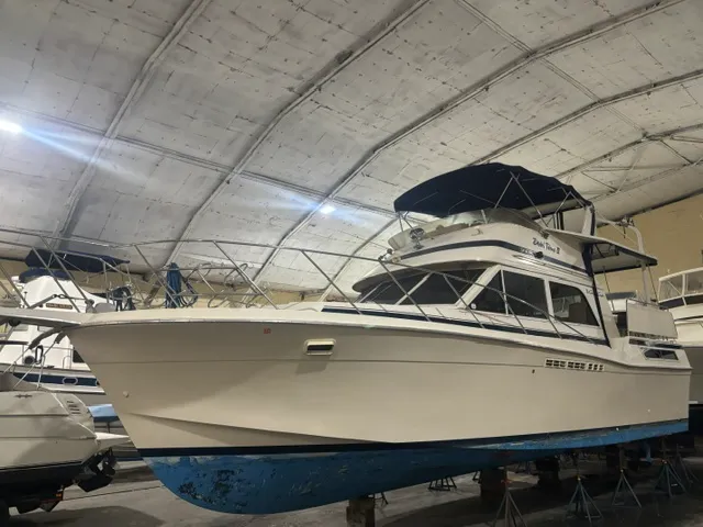 Slide: The Image of Chris-Craft 426 CATALINA 1985 - 7