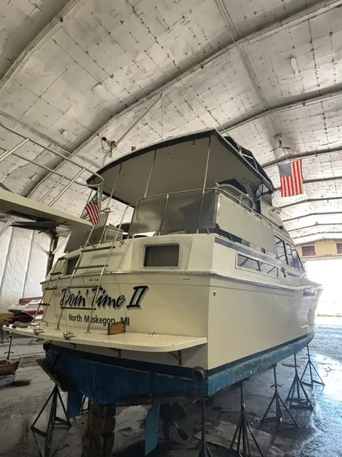 Slide: The Image of Chris-Craft 426 CATALINA 1985 - 2