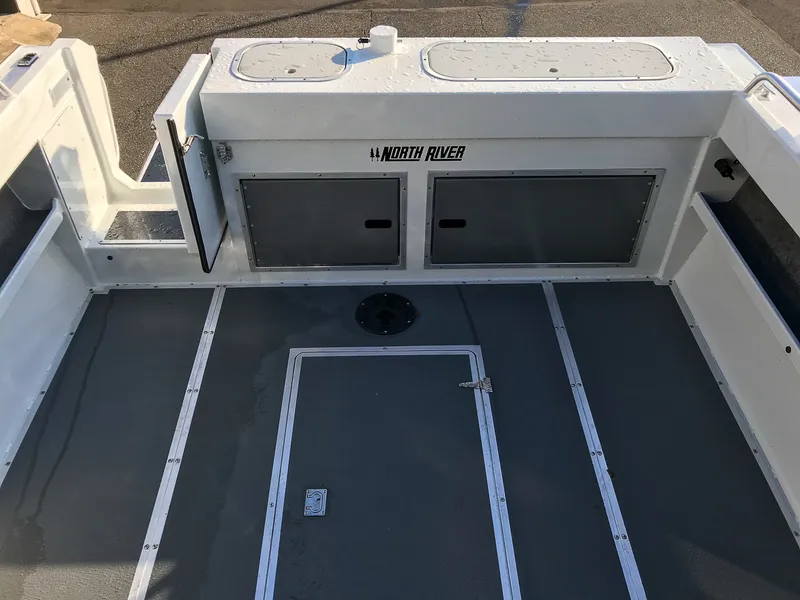 Slide: The Image of North River 22 Seahawk 2026 - 14