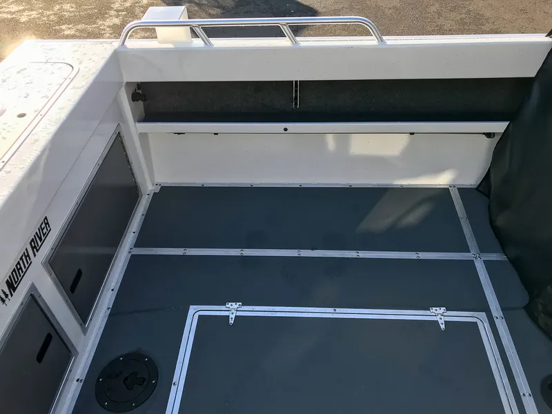 Slide: The Image of North River 22 Seahawk 2026 - 16