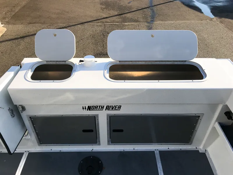 Slide: The Image of North River 22 Seahawk 2026 - 18