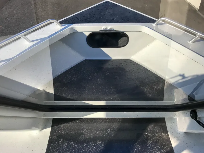 Slide: The Image of North River 22 Seahawk 2026 - 6