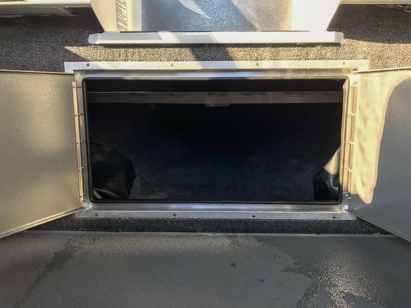 Slide: The Image of North River 22 Seahawk 2026 - 7