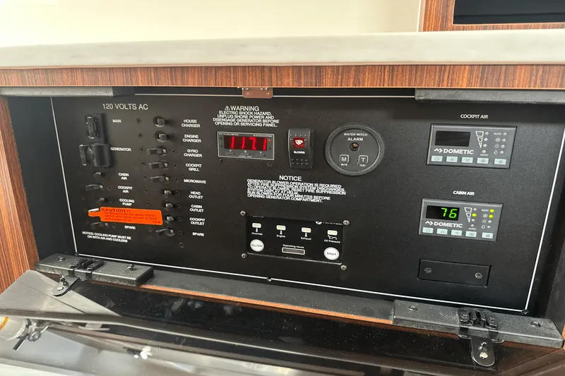 Slide: The Image of Pursuit S 358 2025 - 40