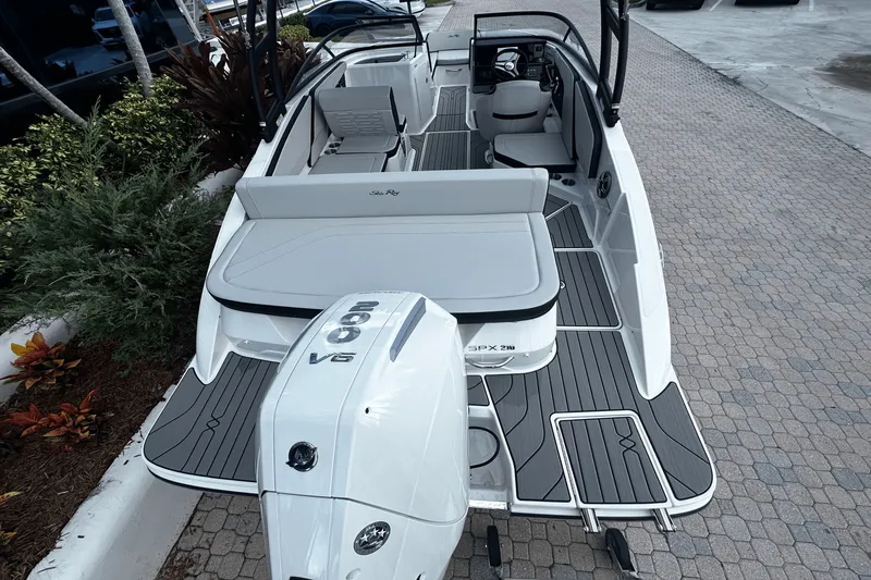Slide: The Image of Sea Ray SPX 210 Outboard 2026 - 6