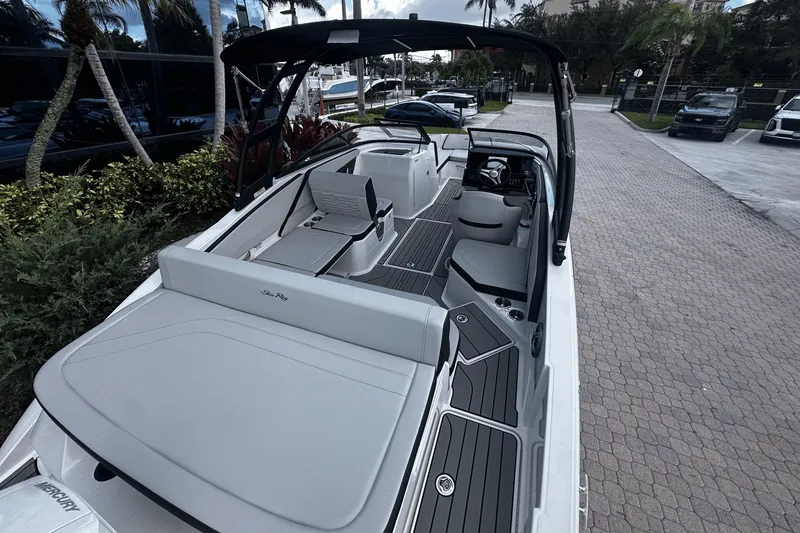 Slide: The Image of Sea Ray SPX 210 Outboard 2026 - 7