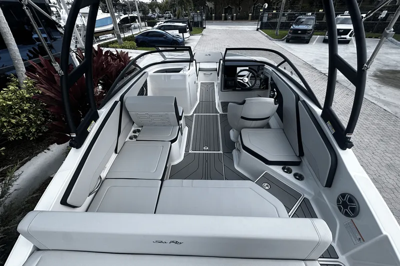 Slide: The Image of Sea Ray SPX 210 Outboard 2026 - 8