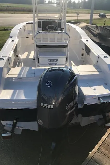 Slide: The Image of 2024 Robalo R200 Center Console boat with Yamaha 150 outboard motor. - 8