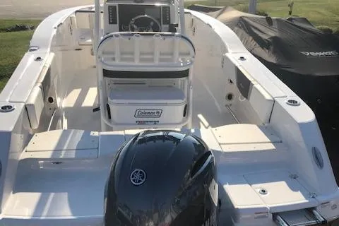 Slide: The Image of 2024 Robalo R200 Center Console boat with Yamaha outboard engine. - 14