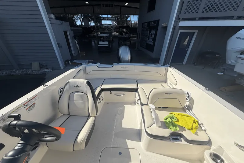 Slide: The Image of Stingray 172 2023 - 11