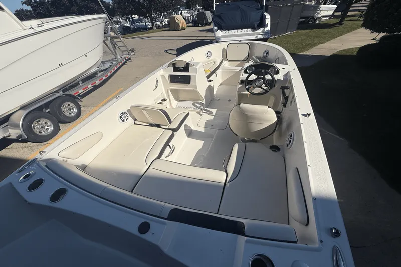 Slide: The Image of Stingray 172 2023 - 4