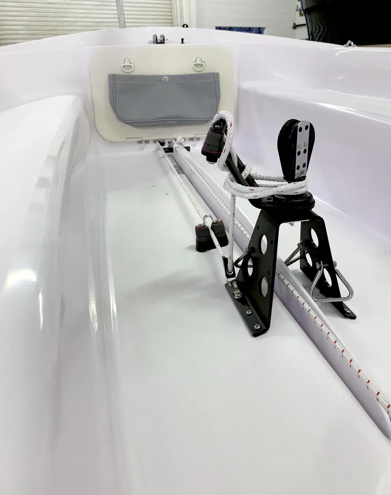 Slide: The Image of 2021 Catalina 14.2 - Mainsheet - 5
