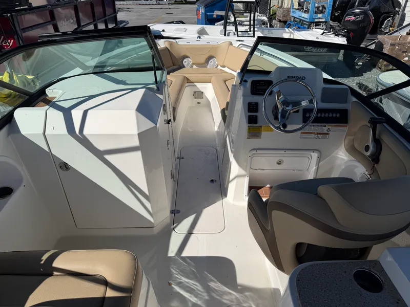 Slide: The Image of Nautic Star 2302LDC 2019 - 10