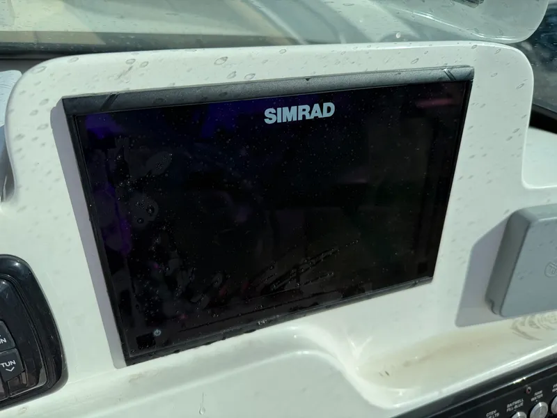 Slide: The Image of Nautic Star 2302LDC 2019 - 14