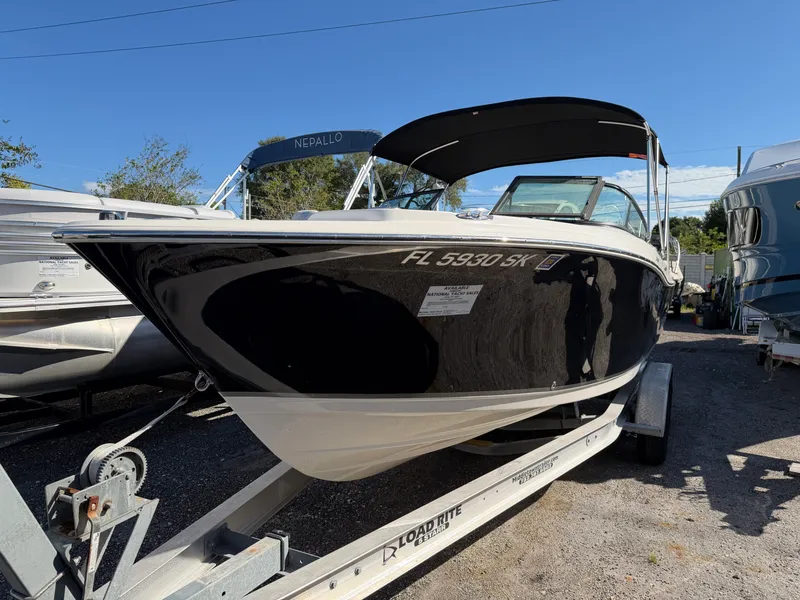 Slide: The Image of Nautic Star 2302LDC 2019 - 6