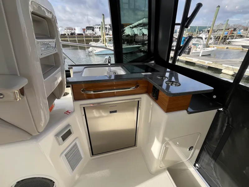 Slide: The Image of Boston Whaler 365 Conquest 2026 - 24