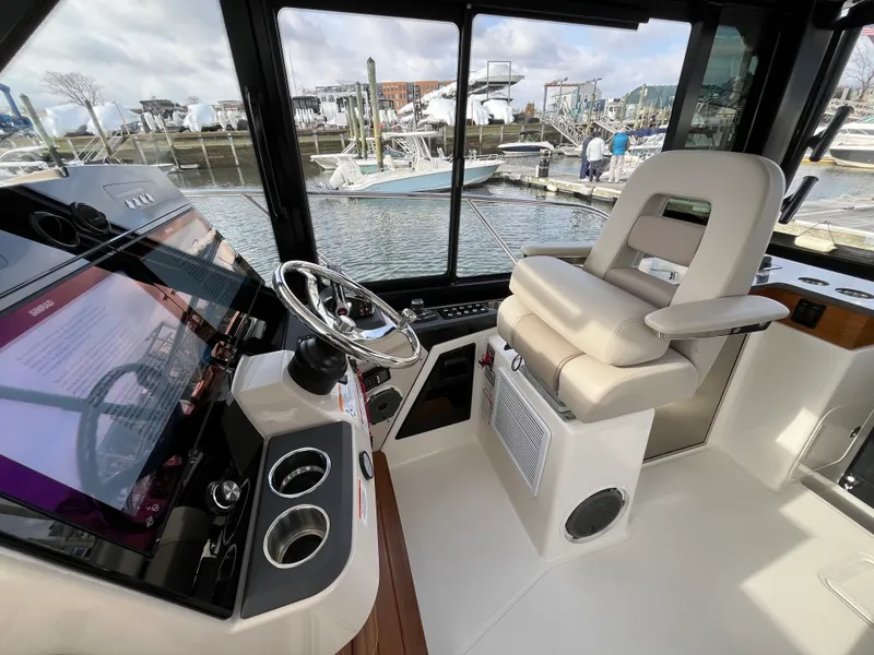 Slide: The Image of Boston Whaler 365 Conquest 2026 - 28