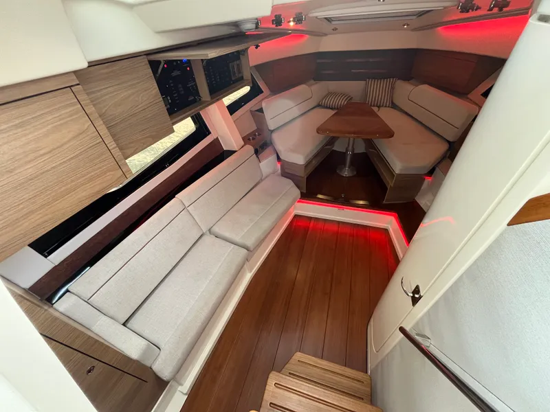 Slide: The Image of Boston Whaler 365 Conquest 2026 - 35