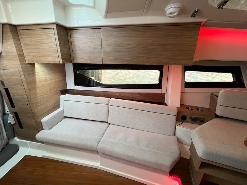 Slide: The Image of Boston Whaler 365 Conquest 2026 - 39