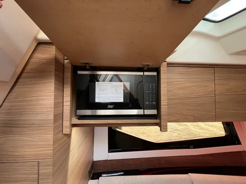 Slide: The Image of Boston Whaler 365 Conquest 2026 - 41