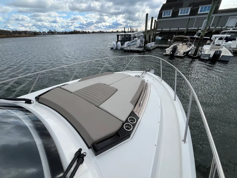 Slide: The Image of Boston Whaler 365 Conquest 2026 - 51