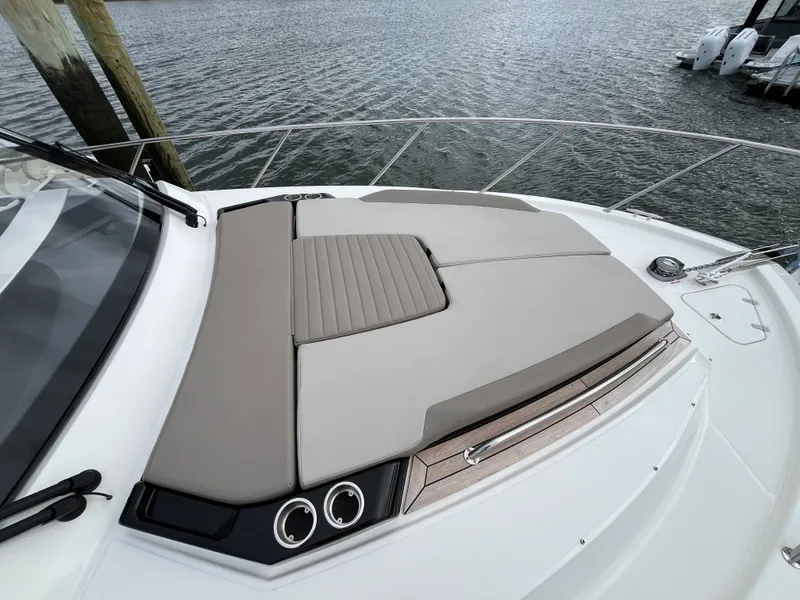 Slide: The Image of Boston Whaler 365 Conquest 2026 - 52