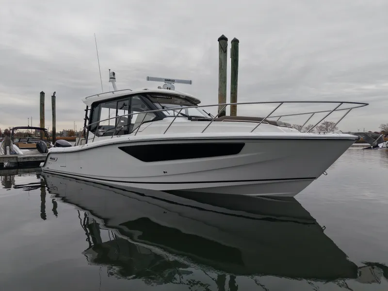 Slide: The Image of Boston Whaler 365 Conquest 2026 - 55