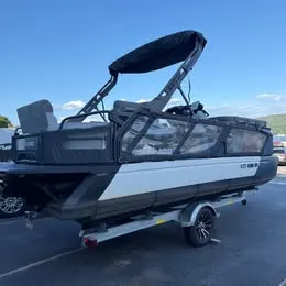 Slide: The Image of Sea-Doo "H2Whoa" Switch® Cruise 21 - 230 hp Galvanized 2024 - 11