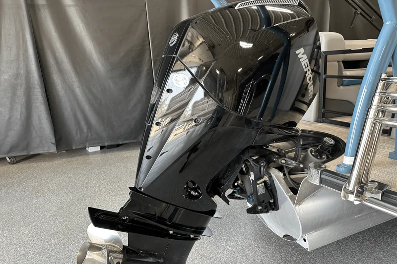 Slide: The Image of Forest River 500 2022 - 17