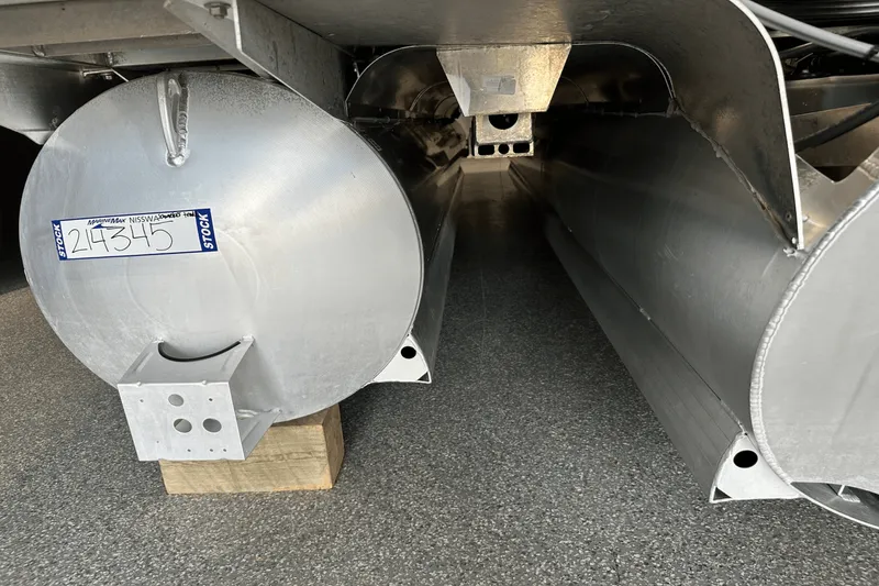 Slide: The Image of Forest River 500 2022 - 18