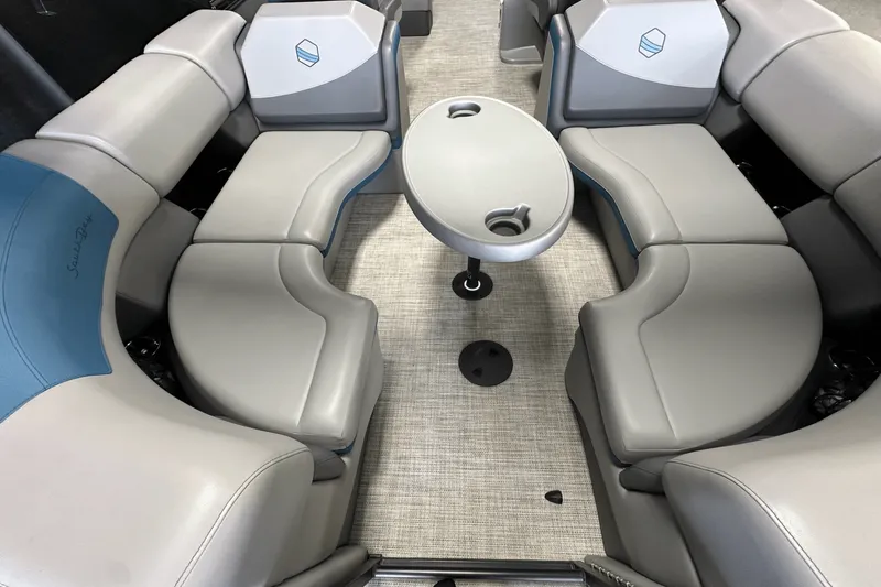 Slide: The Image of Forest River 500 2022 - 21