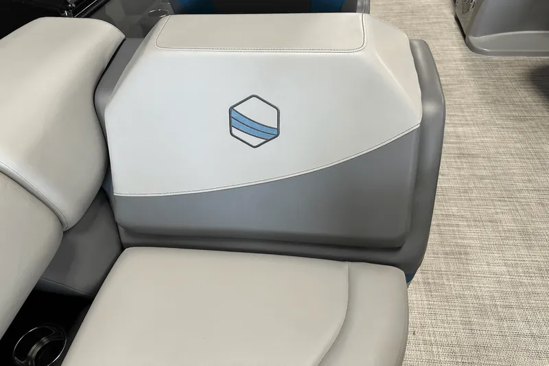 Slide: The Image of Forest River 500 2022 - 29