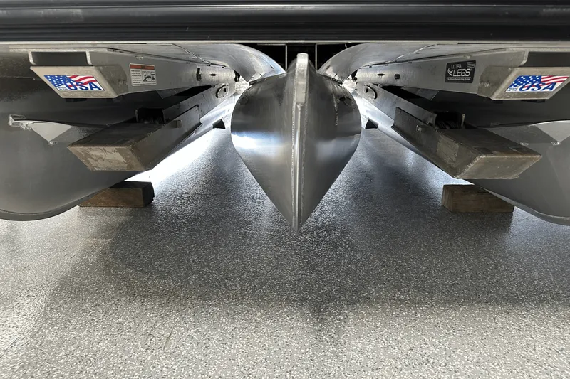 Slide: The Image of Forest River 500 2022 - 3