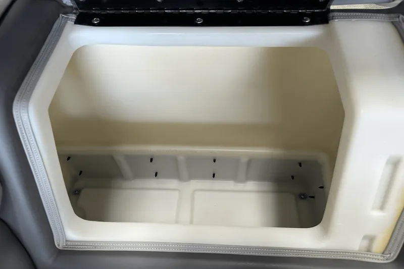 Slide: The Image of Forest River 500 2022 - 30