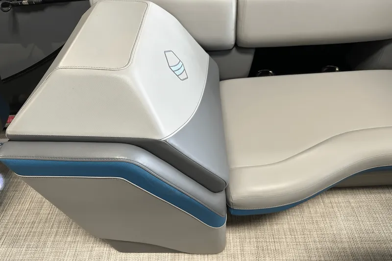 Slide: The Image of Forest River 500 2022 - 37