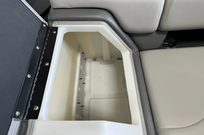 Slide: The Image of Forest River 500 2022 - 38