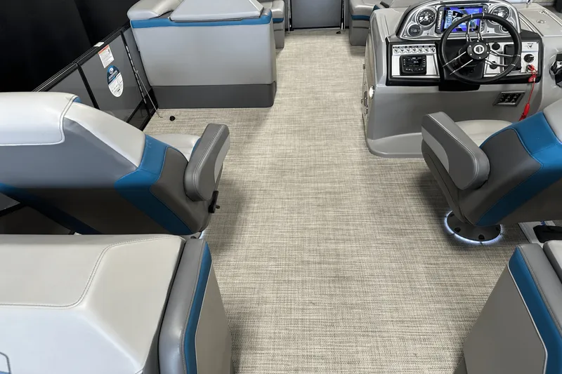 Slide: The Image of Forest River 500 2022 - 39