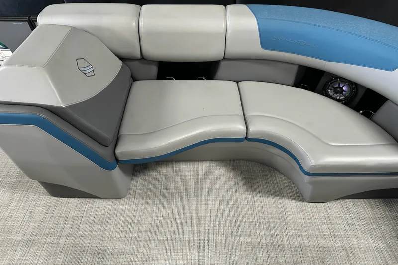 Slide: The Image of Forest River 500 2022 - 56