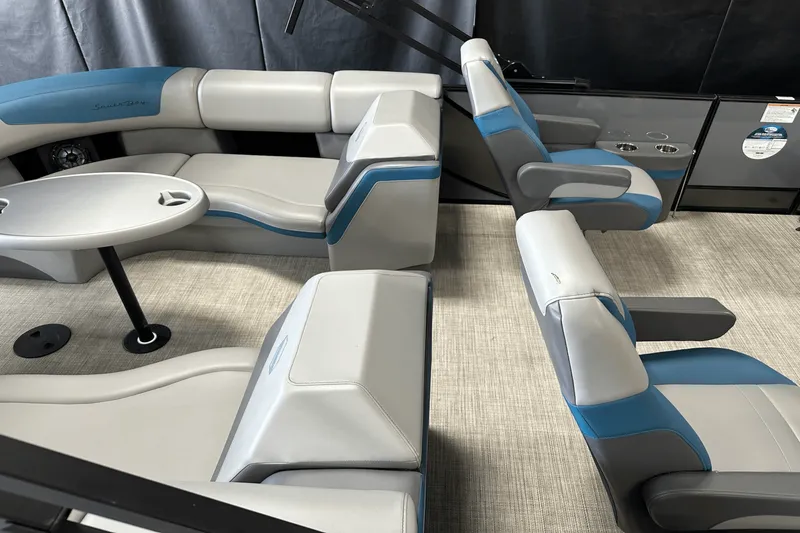 Slide: The Image of Forest River 500 2022 - 8