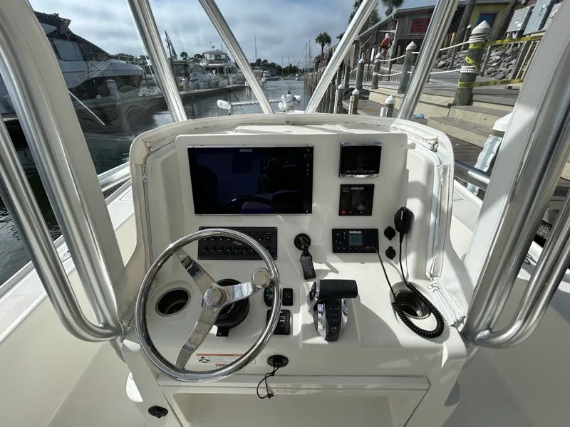 Slide: The Image of SeaVee 270Z 2017 - 13