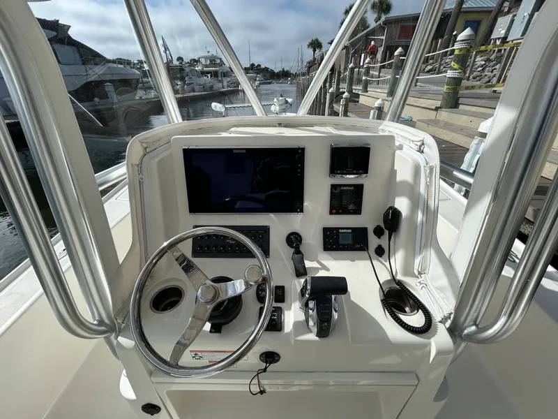 Slide: The Image of SeaVee 270Z 2017 - 14